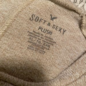 SOFT & SEXY AMERICAN EAGLE PLUSH SWEATER